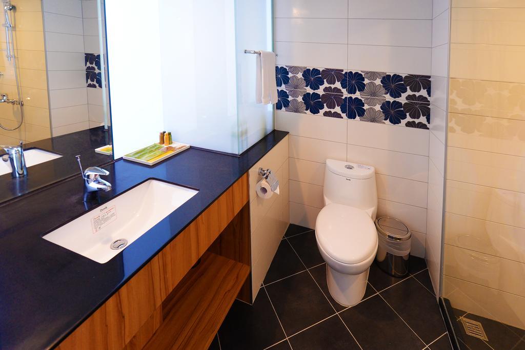 Bamboo Hotel Kaohsiung Extérieur photo
