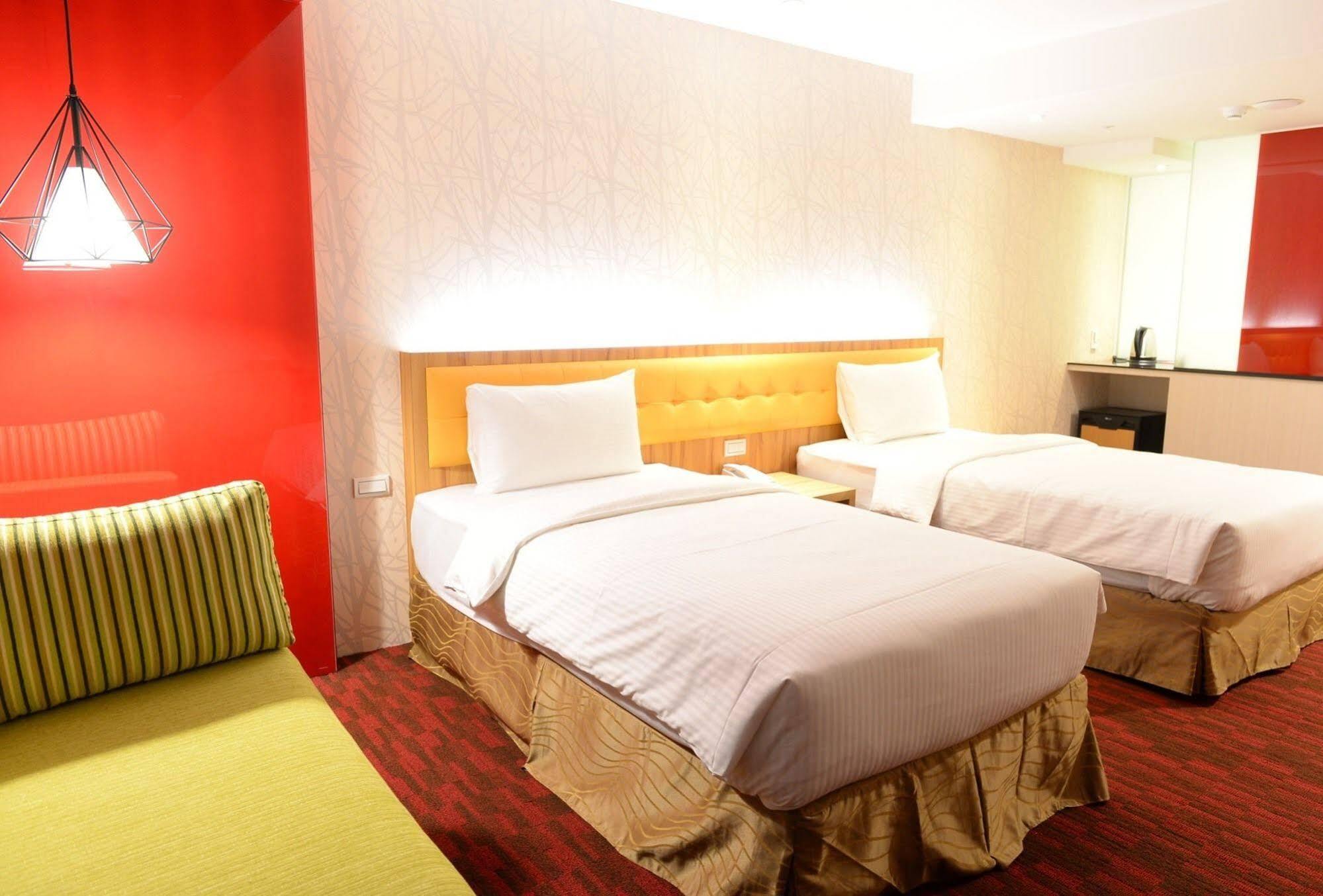 Bamboo Hotel Kaohsiung Extérieur photo