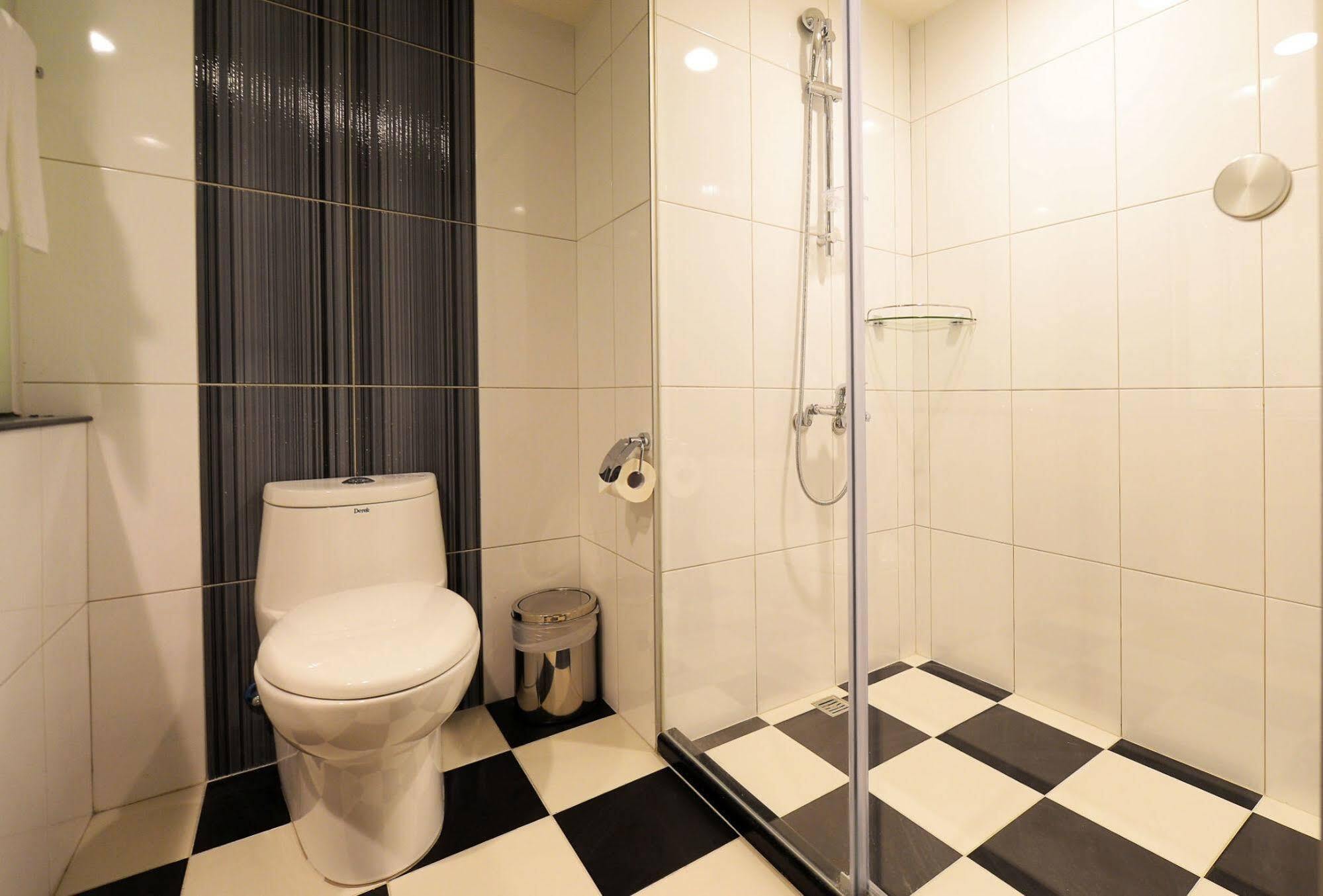 Bamboo Hotel Kaohsiung Extérieur photo