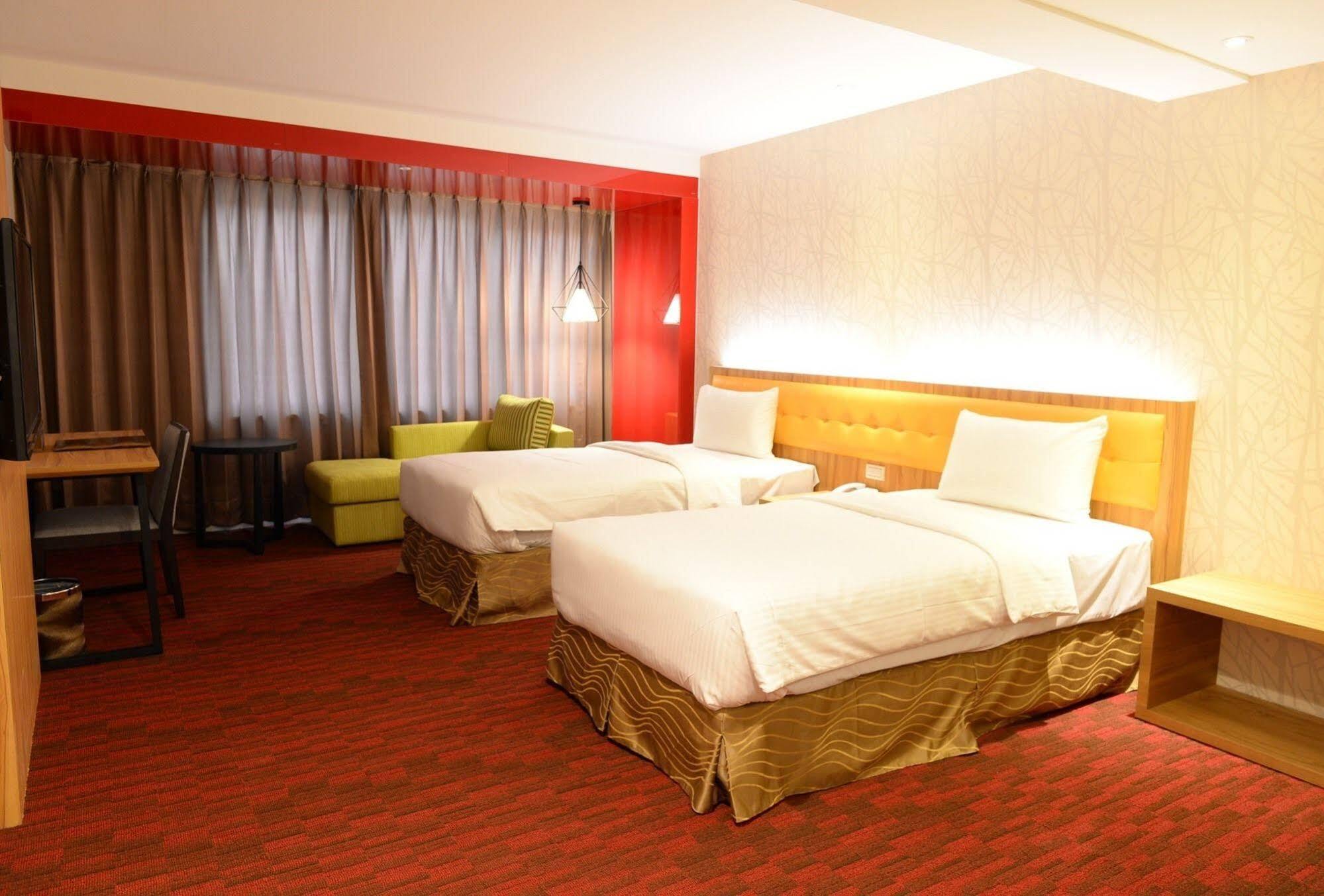 Bamboo Hotel Kaohsiung Extérieur photo